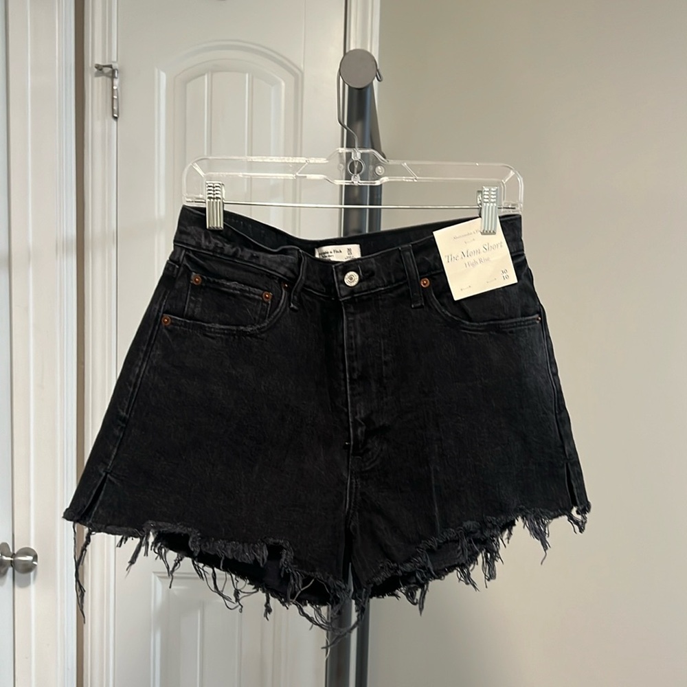 Abercrombie - The Mom Short High Rise -NWT